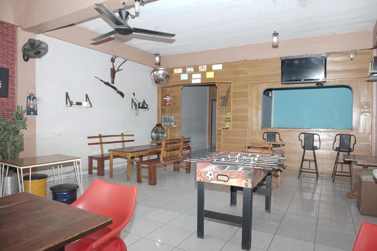 Oyo 2200 Hotel Gunung Sari Rantauprapat Exterior photo