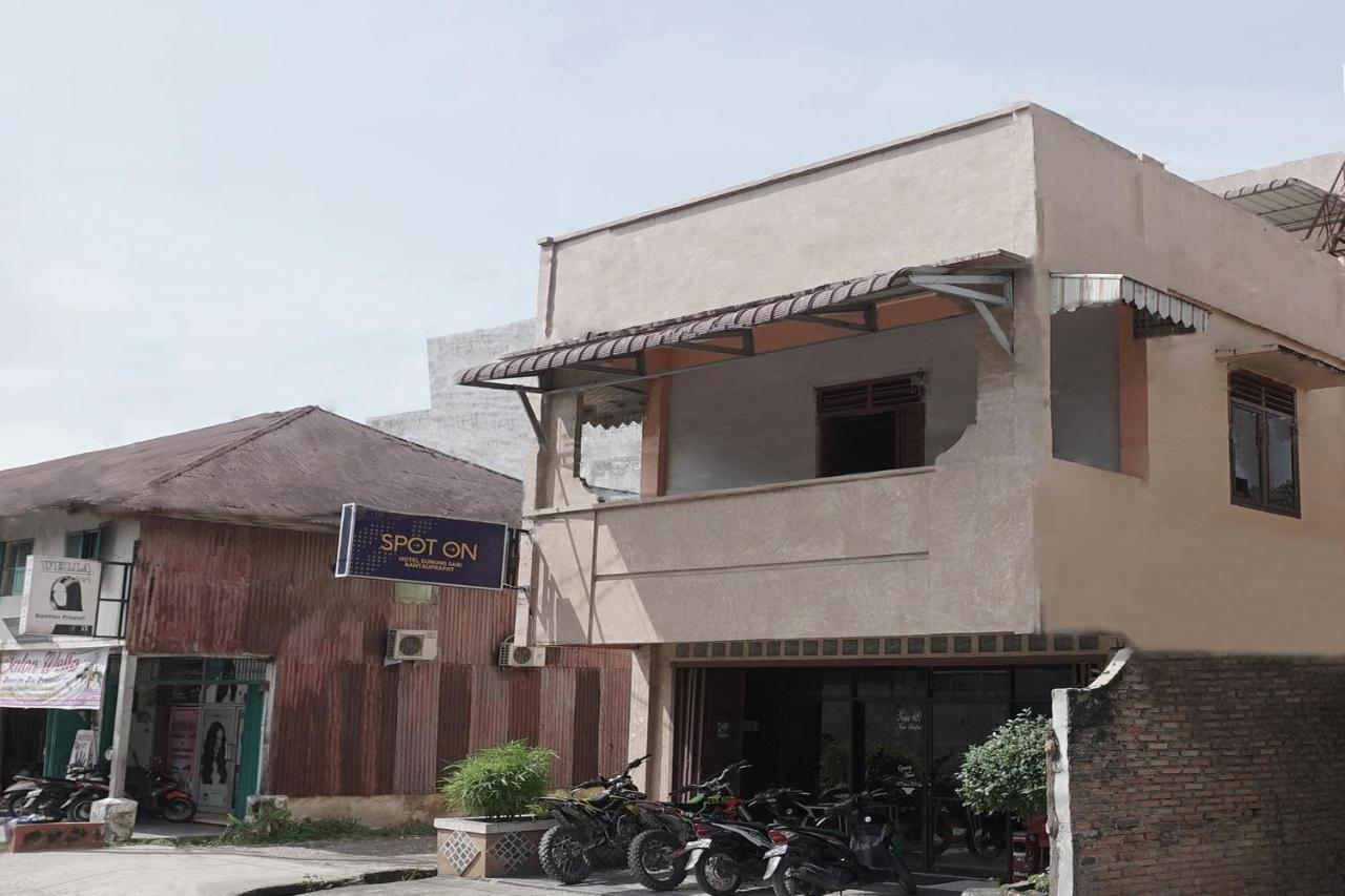 Oyo 2200 Hotel Gunung Sari Rantauprapat Exterior photo